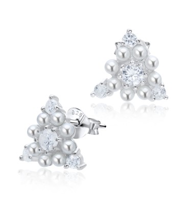  Pearls Arranged In Circle Shaped Ear Stud With Round CZ Crystal